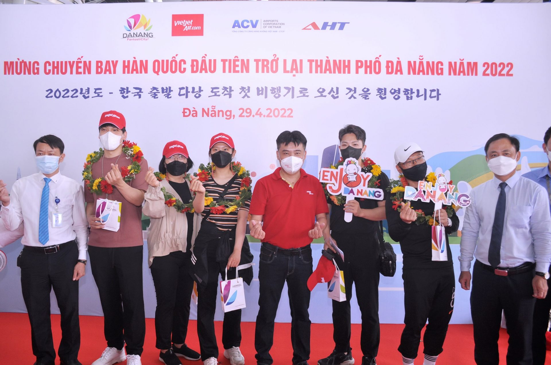 Du khách Hàn Quốc rời Đà Nẵng về nước, được xét nghiệm SARS.Cov-2 miễn phí